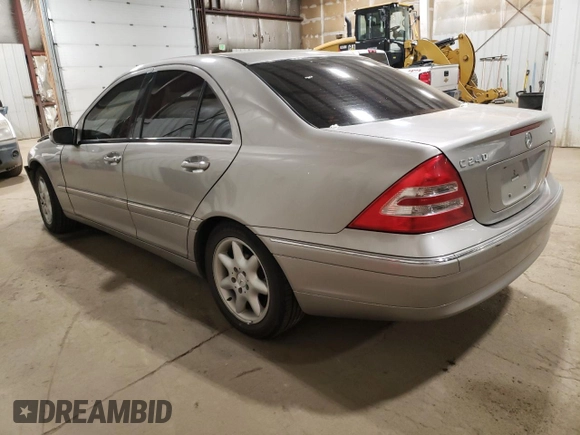 2003 Mercedes-Benz C 240 z VIN WDBRF81J63F356884, wystawiony jako Copart lot #63701705 z przebiegiem 104 856 mil mil oraz Szkoda całkowita • Salvage title. Historia ofert i sprzedaży dostępna na DreamBid. Obrazek 2.