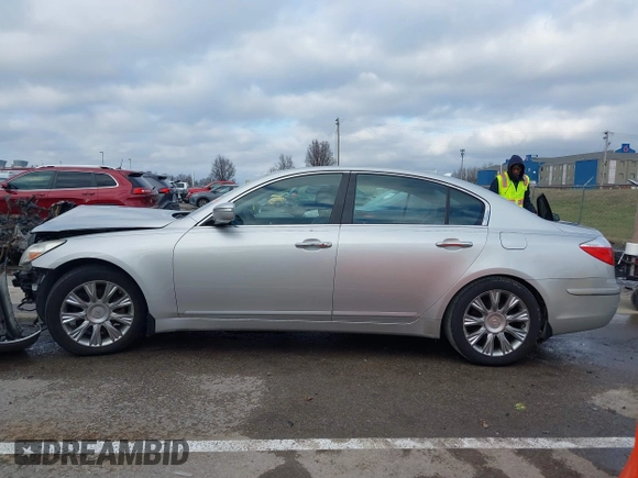 2009 Hyundai Genesis with VIN KMHGC46E29U036130, listed as a IAAI auction lot 41136708 with 145,256 mi miles and . Bid and sale history available at DreamBid. Image 14.