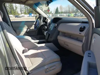2009 Honda Pilot EX-L with VIN 5FNYF48529B035811, listed as a IAAI auction lot 41883686 with 173,830 mi miles. Bid and sale history available at carsss.com. Image 5.