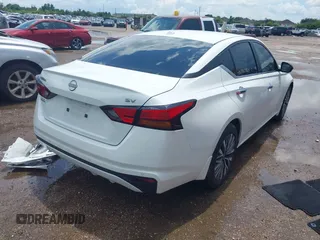 2024 Nissan Altima SV with VIN 1N4BL4DV0RN350117, listed as a IAAI auction lot 42582517 with 5,180 mi miles and . Bid and sale history available at DreamBid. Image 4.