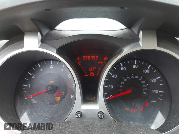 2015 Nissan Juke SL z VIN JN8AF5MV0FT554723, wystawiony jako IAAI lot #42415529 z przebiegiem 226 752 mil mil oraz . Historia ofert i sprzedaży dostępna na DreamBid. Obrazek 7.