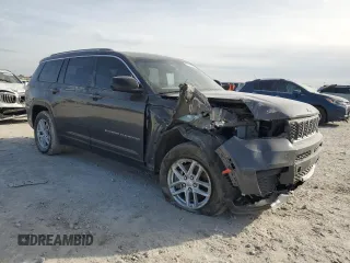 2022 Jeep Grand Cherokee Altitude with VIN 1C4RJJAG8N8635580, listed as a Copart auction lot 84526644 with 45,848 mi miles and Salvage title. Bid and sale history available at DreamBid. Image 4.