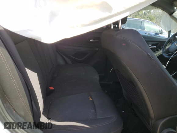 2018 Chevrolet Trax LT with VIN 3GNCJPSBXJL147567, listed as a Copart auction lot 46701695 with 60,943 mi miles and Salvage Title. Bid and sale history available at carsss.com. Image 12.