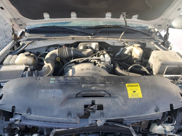 2002 Chevrolet Silverado 1500 with VIN 1GCEC14X22Z211712, listed as a Copart auction lot 42213335 with 180,836 mi miles and Salvage Title. Bid and sale history available at carsss.com. Image 11.
