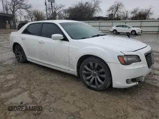2014 Chrysler 300 with VIN 2C3CCABG0EH301699, listed as a Copart auction lot 43661855 with 183,371 mi miles and Salvage Title. Bid and sale history available at carsss.com. Image 4.