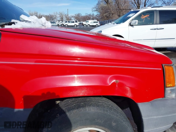 1996 Jeep Grand Cherokee Laredo with VIN 1J4GZ58Y8TC374929, listed as a IAAI auction lot 41725111 with 196,723 mi miles. Bid and sale history available at carsss.com. Image 6.