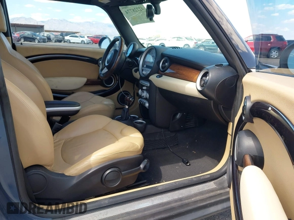 2010 MINI Hardtop with VIN WMWMF3C52ATZ25692, listed as a IAAI auction lot 42228774 with 137,827 mi miles and . Bid and sale history available at DreamBid. Image 5.