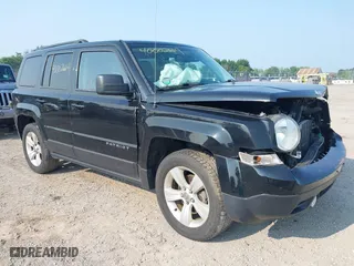 2016 Jeep Patriot Latitude with VIN 1C4NJRFB6GD782341, listed as a IAAI auction lot 40002664 with 83,054 mi miles. Bid and sale history available at carsss.com. Image 1.