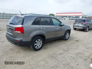 2013 Kia Sorento LX with VIN 5XYKTDA28DG336051, listed as a IAAI auction lot 41956476 with 179,549 mi miles. Bid and sale history available at carsss.com. Image 4.