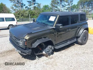 2024 Ford Bronco Raptor z VIN 1FMEE0RR4RLA01295, wystawiony jako IAAI lot #41971950 z przebiegiem 8 246 mil mil oraz . Historia ofert i sprzedaży dostępna na DreamBid. Obrazek 18.