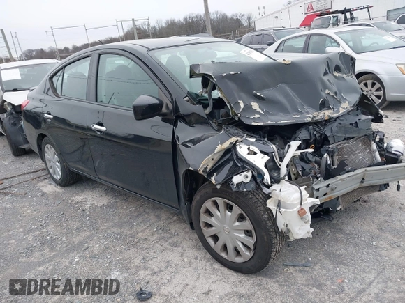 2019 Nissan Versa SV z VIN 3N1CN7APXKL817066, wystawiony jako IAAI lot #41387531 z przebiegiem 57 197 mil mil oraz . Historia ofert i sprzedaży dostępna na DreamBid. Obrazek 1.