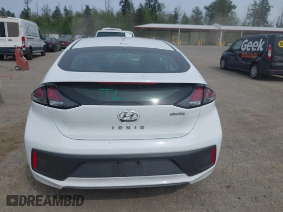 2020 Hyundai Ioniq Limited with VIN KMHC85LJ6LU063460, listed as a IAAI auction lot 42228525 with 31,899 mi miles and . Bid and sale history available at DreamBid. Image 17.