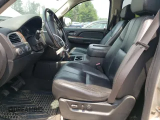 2008 Chevrolet Tahoe 3LT z VIN 1GNFK13078J175980, wystawiony jako Copart lot #59891595 z przebiegiem 234 081 mil mil oraz Czysty tytuł • Clean title. Historia ofert i sprzedaży dostępna na DreamBid. Obrazek 7.