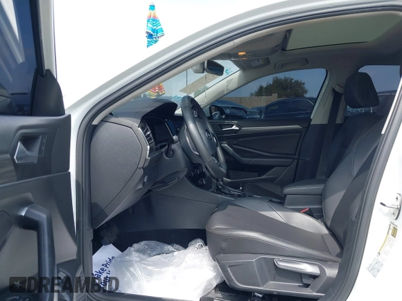 2020 Volkswagen Jetta SEL z VIN 3VWEB7BU6LM037447, wystawiony jako IAAI lot #41905020 z przebiegiem 42 179 mil mil oraz . Historia ofert i sprzedaży dostępna na DreamBid. Obrazek 5.