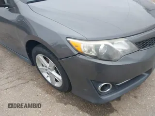 2014 Toyota Camry L with VIN 4T1BF1FKXEU813606, listed as a IAAI auction lot 41528889 with 252,866 mi miles. Bid and sale history available at carsss.com. Image 19.