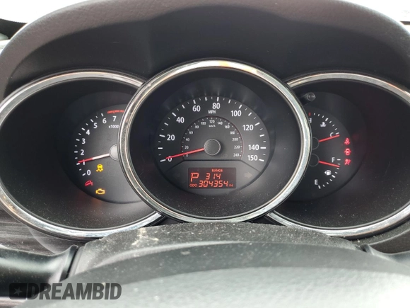 2013 Kia Sorento LX z VIN 5XYKT3A63DG400462, wystawiony jako Copart lot #57388925 z przebiegiem 304 354 mil mil oraz Szkoda całkowita • Salvage title. Historia ofert i sprzedaży dostępna na DreamBid. Obrazek 9.