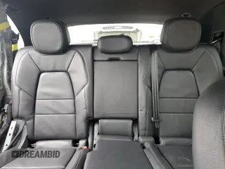 2024 Porsche Cayenne z VIN WP1AA2AY3RDA11208, wystawiony jako Copart lot #54371815 z przebiegiem 7 282 mil mil oraz Szkoda całkowita • Salvage title. Historia ofert i sprzedaży dostępna na DreamBid. Obrazek 10.