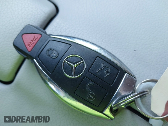2014 Mercedes-Benz E 350 Sport z VIN WDDHF5KB2EA831973, wystawiony jako IAAI lot #41748637 z przebiegiem 153 481 mil mil oraz . Historia ofert i sprzedaży dostępna na DreamBid. Obrazek 11.