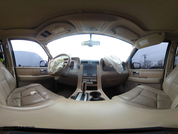 2007 Lincoln Navigator with VIN 5LMFU28567LJ13270, listed as a IAAI auction lot 41537706 with 206,707 mi miles. Bid and sale history available at carsss.com. Image 19.
