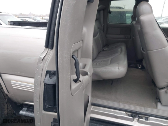 1999 Chevrolet Silverado 1500 LT with VIN 2GCEK19T1X1195916, listed as a IAAI auction lot 41740193 with 111,263 mi miles. Bid and sale history available at carsss.com. Image 8.