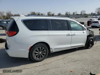 2018 Chrysler Pacifica Touring L with VIN 2C4RC1BG4JR211577, listed as a Copart auction lot 49808885 with 123,246 mi miles and Salvage Title. Bid and sale history available at carsss.com. Image 3.