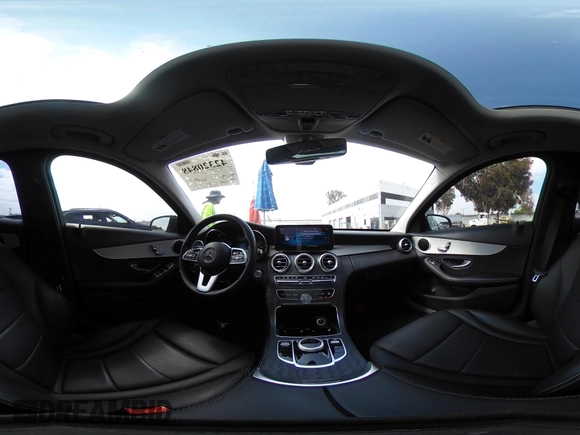 2020 Mercedes-Benz C 300 z VIN W1KWF8DB5LR592259, wystawiony jako IAAI lot #42320848 z przebiegiem 63 795 mil mil oraz . Historia ofert i sprzedaży dostępna na DreamBid. Obrazek 18.