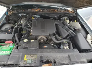 2005 Ford Crown Victoria LX with VIN 2FAFP74W35X168243, listed as a Copart auction lot 86448104 with 99,111 mi miles and Non Repairable. Bid and sale history available at carsss.com. Image 11.