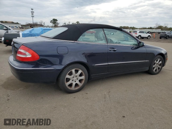 2004 Mercedes-Benz CLK 320 z VIN WDBTK65G44T033117, wystawiony jako Copart lot #84077464 z przebiegiem 92 488 mil mil oraz Tytuł czysty. Historia ofert i sprzedaży dostępna na DreamBid. Obrazek 3.