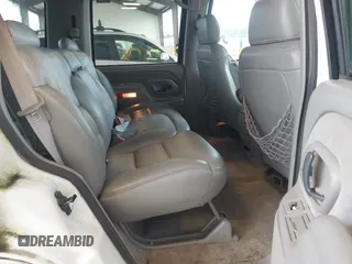 1998 GMC Yukon with VIN 1GKEK13R7WJ700881, listed as a IAAI auction lot 41507538 with 188,396 mi miles. Bid and sale history available at carsss.com. Image 8.