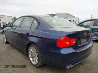 2011 BMW 3 Series 328i xDrive with VIN WBAPK5C50BA658103, listed as a IAAI auction lot 41948893 with 122,283 mi miles. Bid and sale history available at carsss.com. Image 3.