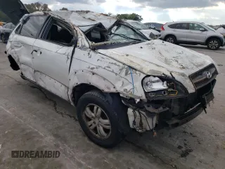 2007 Hyundai Tucson SE with VIN KM8JN12D77U631936, listed as a Copart auction lot 73981684 with 0 mi miles and Non Repairable. Bid and sale history available at carsss.com. Image 4.