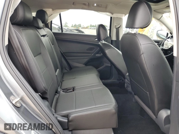 2018 Volkswagen Tiguan SEL z VIN 3VV2B7AX7JM004960, wystawiony jako Copart lot #55803665 z przebiegiem 102 492 mil mil oraz Szkoda całkowita • Salvage title. Historia ofert i sprzedaży dostępna na DreamBid. Obrazek 11.