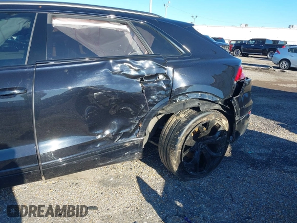 2021 Audi SQ8 Prestige z VIN WA1CWBF1XMD022720, wystawiony jako IAAI lot #41316629 z przebiegiem Nie podano mil oraz . Historia ofert i sprzedaży dostępna na DreamBid. Obrazek 6.