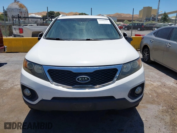 2013 Kia Sorento EX with VIN 5XYKUDA64DG370245, listed as a IAAI auction lot 42688504 with 172,060 mi miles and . Bid and sale history available at DreamBid. Image 6.