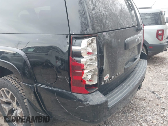 2008 Chevrolet Suburban 2LT with VIN 3GNFK16388G160010, listed as a IAAI auction lot 41153614 with 209,870 mi miles and . Bid and sale history available at DreamBid. Image 17.
