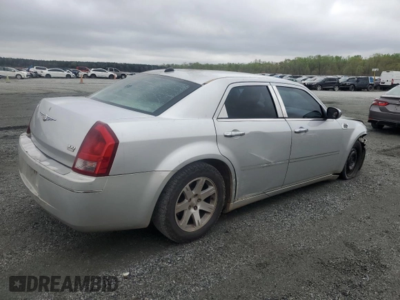 2005 Chrysler 300 with VIN 2C3JA53G95H621512, listed as a Copart auction lot 51285465 with 260,445 mi miles and Salvage Title. Bid and sale history available at carsss.com. Image 3.