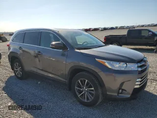 2017 Toyota Highlander XLE with VIN 5TDJZRFH5HS456984, listed as a Copart auction lot 50780025 with 113,287 mi miles and Salvage title. Bid and sale history available at DreamBid. Image 4.