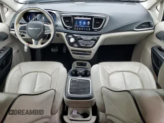 2018 Chrysler Pacifica Hybrid Limited с VIN 2C4RC1N7XJR118185, выставлен на аукционе Copart как лот 55585985 с пробегом 95 202 миль миль и Списание • Salvage title. История ставок и продаж доступна на DreamBid. Изображение 8.