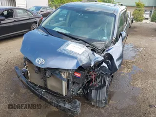 2016 Toyota Sienna XLE z VIN 5TDYK3DC2GS739042, wystawiony jako IAAI lot #42163983 z przebiegiem 98 842 mil mil oraz . Historia ofert i sprzedaży dostępna na DreamBid. Obrazek 6.