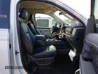 2024 Ford Expedition Max XLT with VIN 1FMJK1J80REA51759, listed as a IAAI auction lot 41157589 with 10,369 mi miles and . Bid and sale history available at DreamBid. Image 5.