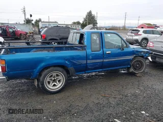 1994 Toyota Pickup z VIN 4TARN93P7RZ250278, wystawiony jako IAAI lot #41487303 z przebiegiem 119 875 mil mil oraz . Historia ofert i sprzedaży dostępna na DreamBid. Obrazek 6.