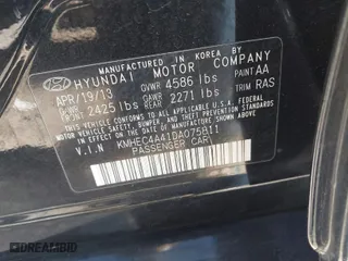 2013 Hyundai Sonata Hybrid Limited with VIN KMHEC4A41DA075811, listed as a IAAI auction lot 41357185 with 1 mi miles. Bid and sale history available at carsss.com. Image 9.
