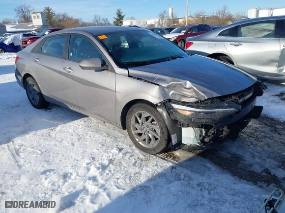 2024 Hyundai Elantra Essential with VIN KMHLM4DG8RU661485, listed as a IAAI auction lot 41355932 with 21,362 mi miles. Bid and sale history available at carsss.com. Image 1.