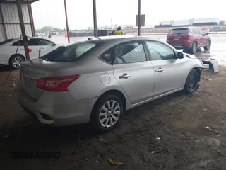 2017 Nissan Sentra SR z VIN 3N1AB7AP6HY377505, wystawiony jako IAAI lot #42164151 z przebiegiem 48 053 mil mil oraz . Historia ofert i sprzedaży dostępna na DreamBid. Obrazek 4.