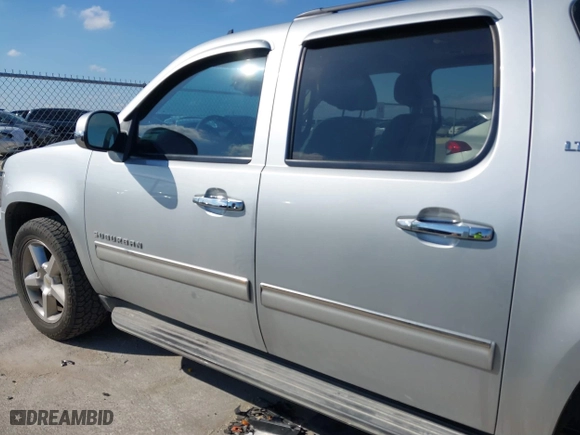 2012 Chevrolet Suburban LT with VIN 1GNSCJE01CR220186, listed as a IAAI auction lot 41476520 with 117,714 mi miles. Bid and sale history available at carsss.com. Image 15.