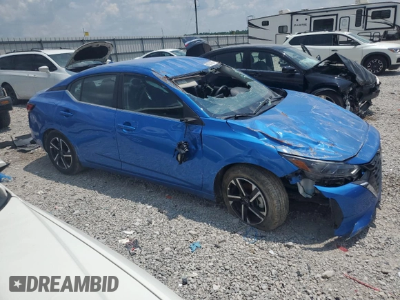 2024 Nissan Sentra SV z VIN 3N1AB8CV0RY375199, wystawiony jako Copart lot #61742905 z przebiegiem 11 557 mil mil oraz Szkoda całkowita • Salvage title. Historia ofert i sprzedaży dostępna na DreamBid. Obrazek 4.