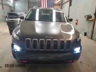 2015 Jeep Cherokee Trailhawk z VIN 1C4PJMBS8FW665607, wystawiony jako Copart lot #51536715 z przebiegiem 166 443 mil mil oraz Szkoda całkowita • Salvage title. Historia ofert i sprzedaży dostępna na DreamBid. Obrazek 5.