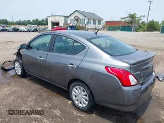 2016 Nissan Versa S с VIN 3N1CN7APXGL916946, выставлен на аукционе IAAI как лот 42400425 с пробегом 56 806 миль миль и . История ставок и продаж доступна на DreamBid. Изображение 3.