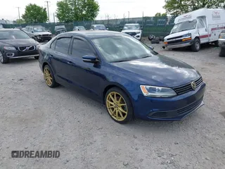 2014 Volkswagen Jetta SE с VIN 3VWB17AJ6EM364320, выставлен на аукционе IAAI как лот 42183900 с пробегом 123 471 миль миль и . История ставок и продаж доступна на DreamBid. Изображение 1.