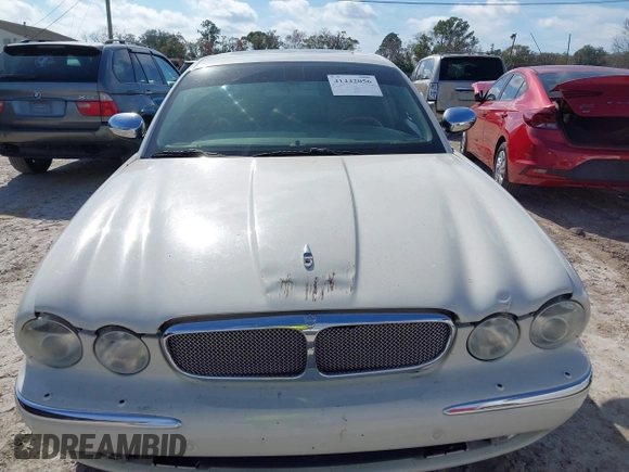 2007 Jaguar XJ with VIN SAJWA79B27SH14560, listed as a IAAI auction lot 41442056 with 1 mi miles. Bid and sale history available at carsss.com. Image 10.